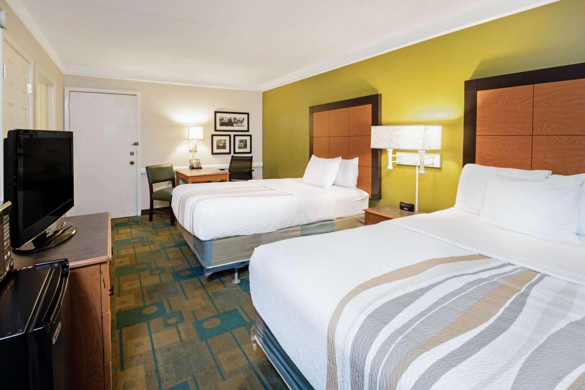 La Quinta By Wyndham Mid-city Hotel 3*