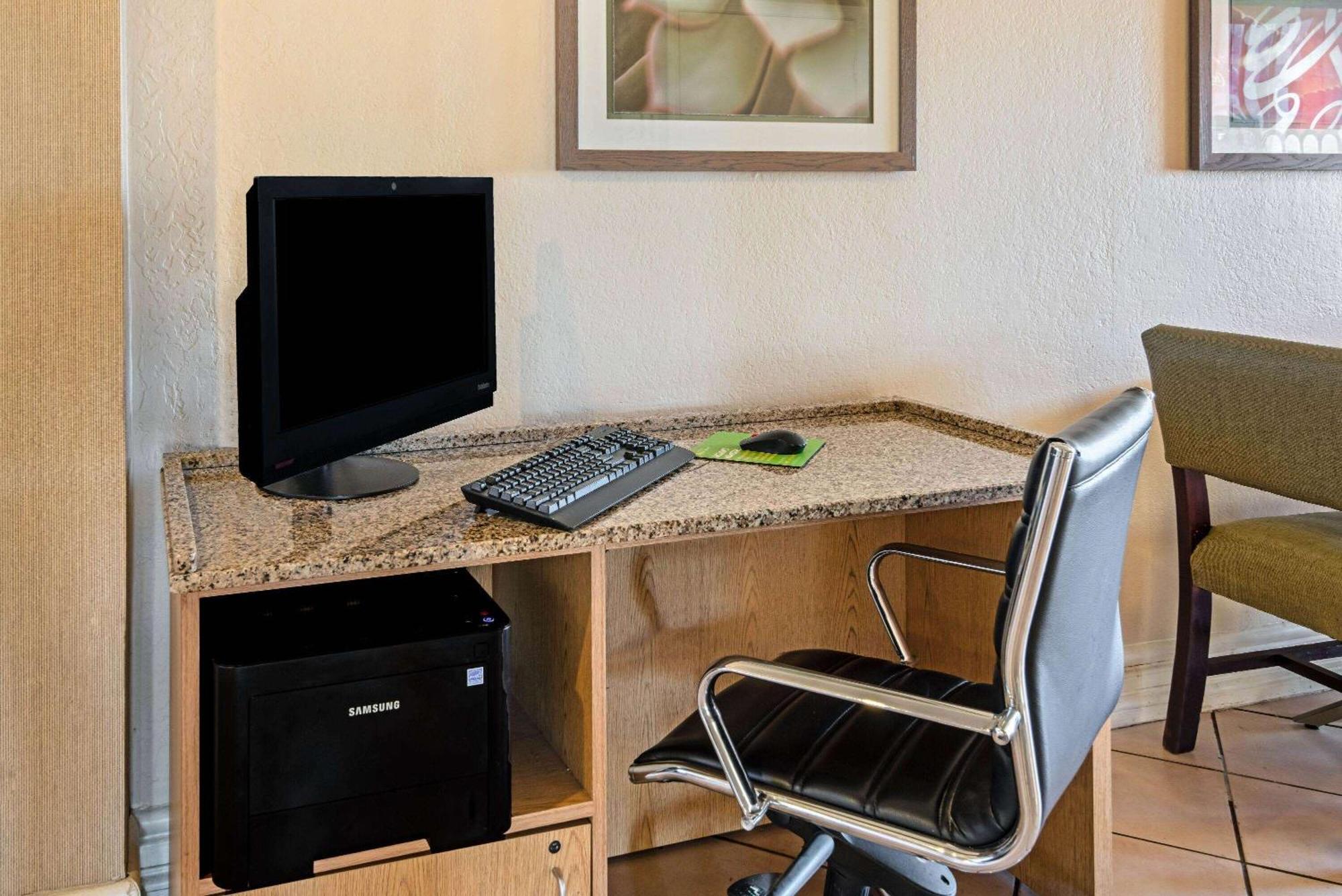 La Quinta By Wyndham Mid-city 3*